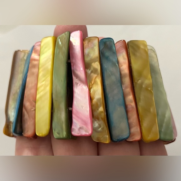 Shell rainbow of colors elastic bracelet EUC jewelry - Picture 8 of 14